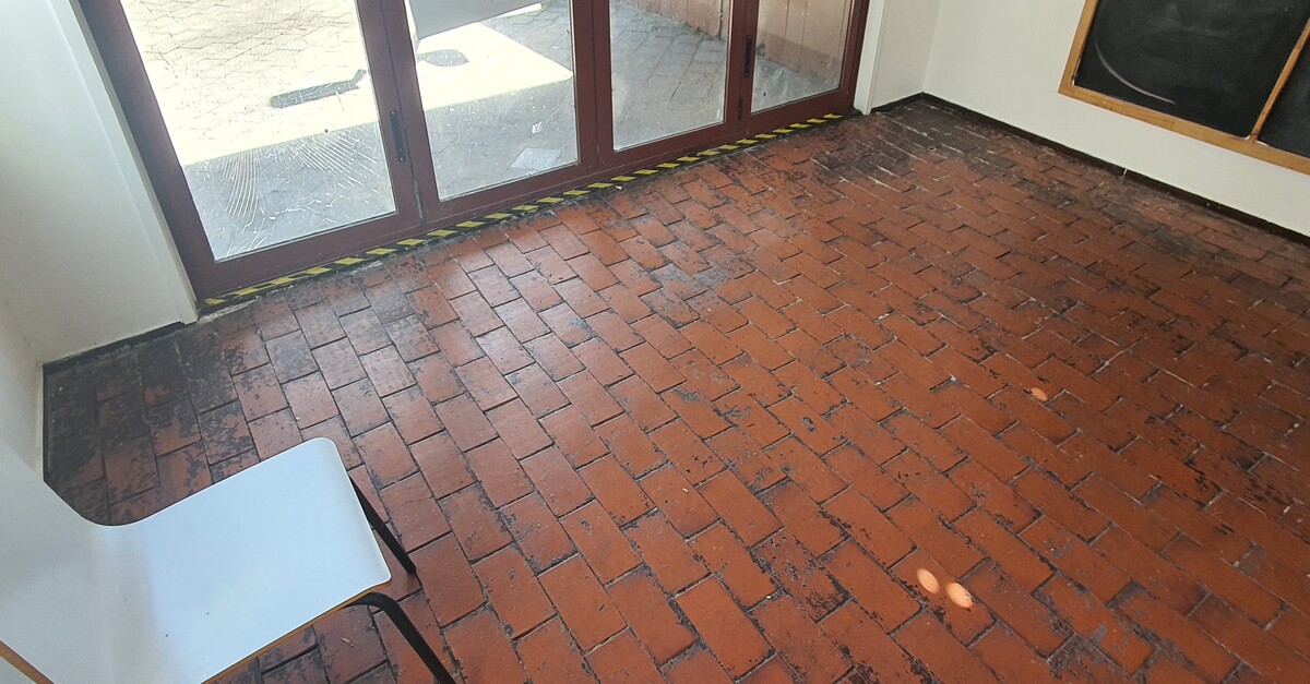 Is it possible to replace one tile?